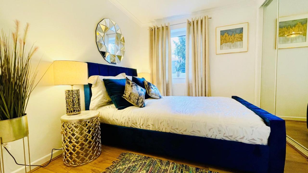 Sunshine Place St. Albans Apartment *